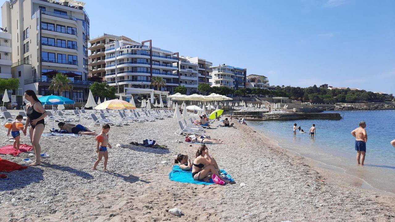 Apartment Beach D&A Bar Exteriör bild